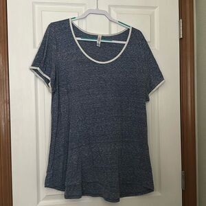 Women’s 3XL Lularoe Blue T-Shirt with White Trim